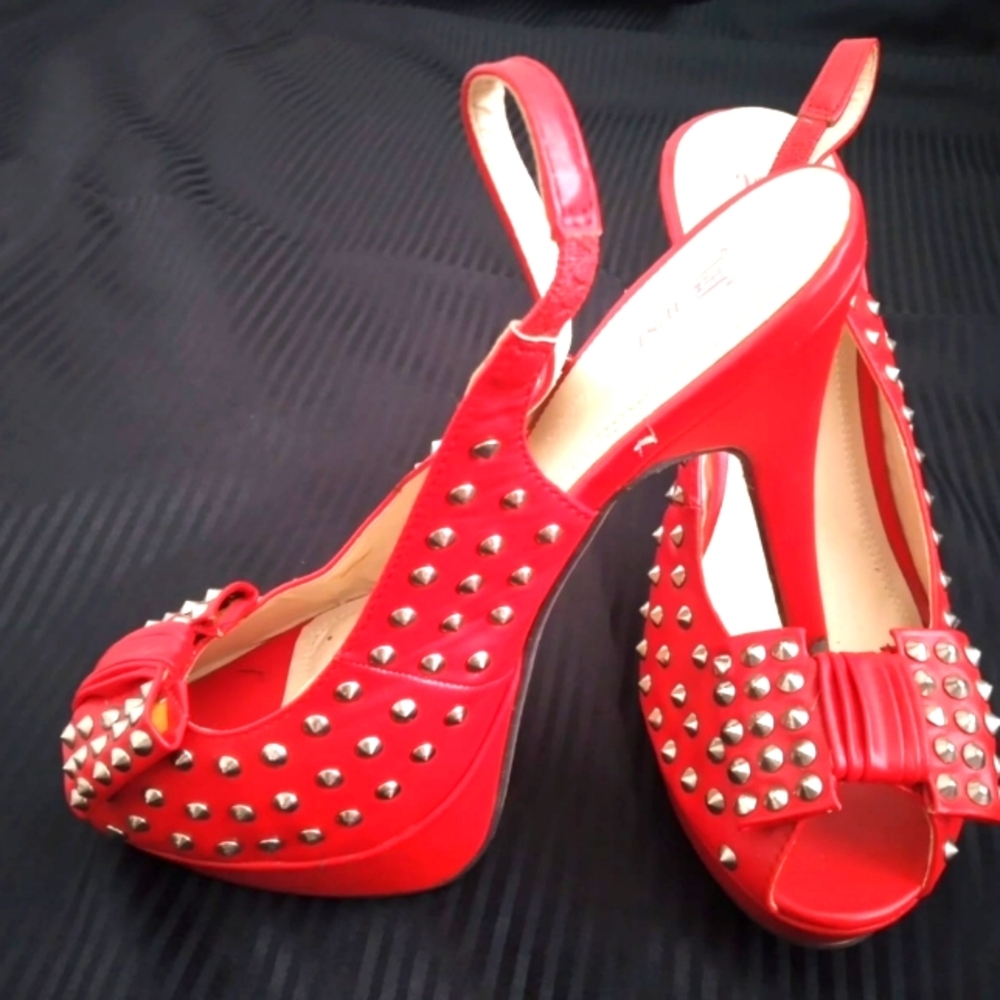 Studded sling back heels in red